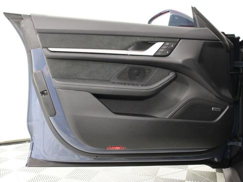 Used 2025 Porsche Taycan Turbo GT image 21