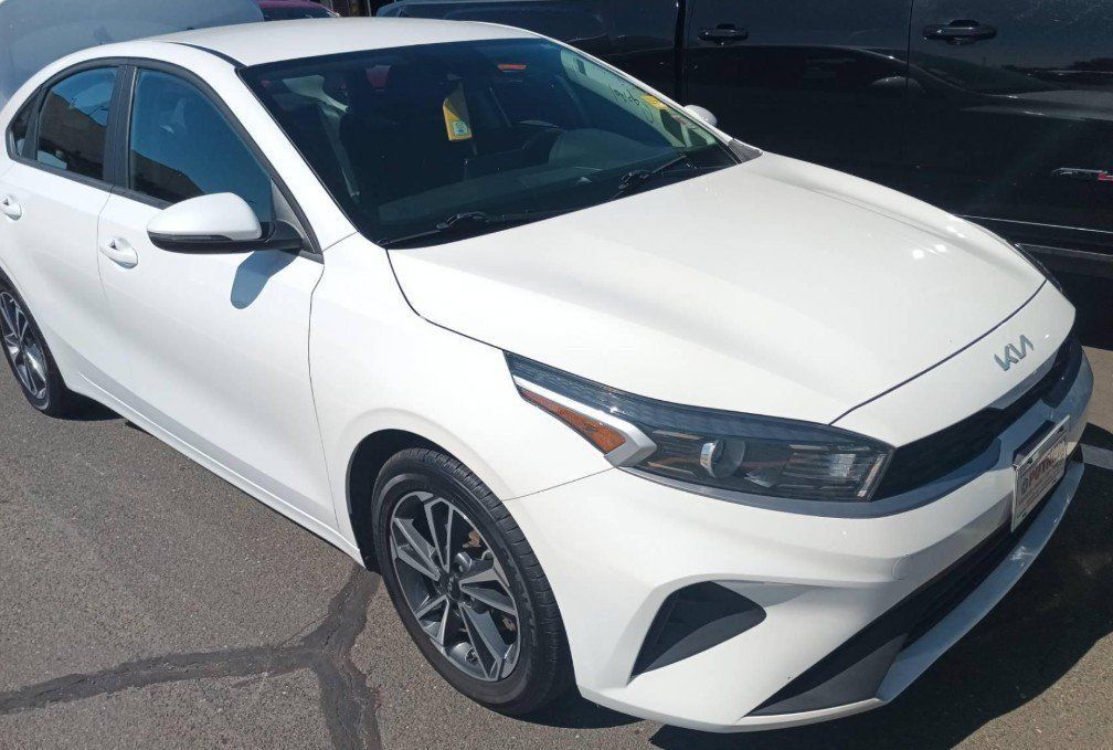 Used 2023 Kia Forte LXS w/ LXS Technology Package FWD image 1