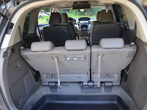 Used 2014 Honda Odyssey Touring Elite image 13