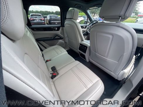 Used 2019 Porsche Cayenne S image 27