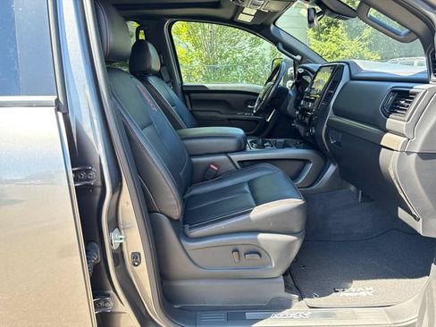 Used 2021 Nissan Titan PRO-4X w/ Pro-4x Convenience Package AWD/4WD image 9