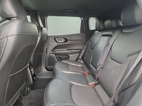 Used 2022 Jeep Compass Latitude FWD image 10
