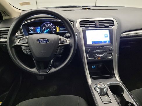 Used 2020 Ford Fusion SE image 22