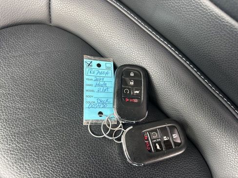 Used 2024 Honda Pilot EX-L image 35