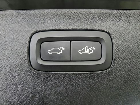 Used 2020 Volvo XC90 T6 Inscription w/ Protection Package Premier image 35