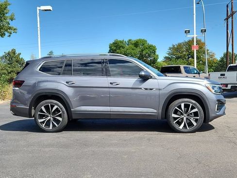 Used 2024 Volkswagen Atlas SEL Premium R-Line AWD/4WD image 2