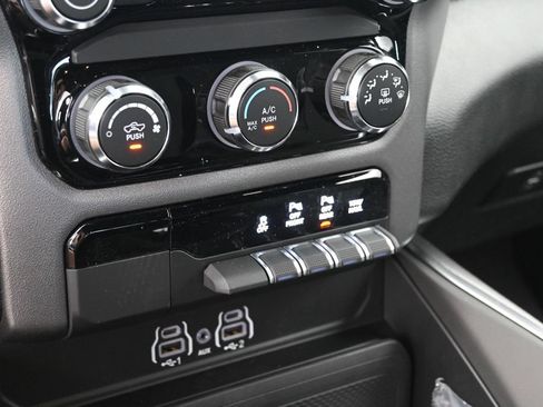 New 2026 RAM 1500 Express AWD/4WD image 21