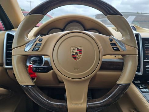 Used 2014 Porsche Cayenne S AWD/4WD image 21
