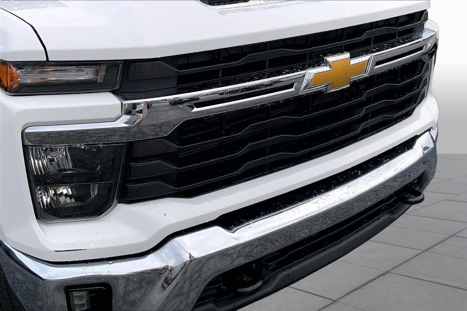 Used 2025 Chevrolet Silverado 2500 LT w/ Convenience Package AWD/4WD image 56