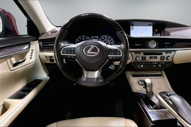 Used 2018 Lexus ES 350 w/ Luxury Package w/Wood Trim FWD image 10
