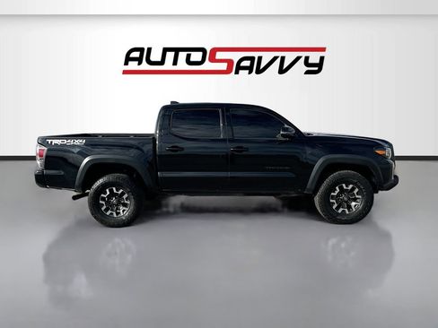 Used 2022 Toyota Tacoma TRD Off-Road w/ Technology Package AWD/4WD image 8