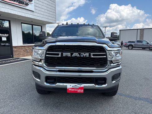 Used 2024 RAM 2500 Tradesman w/ Chrome Appearance Group AWD/4WD image 8