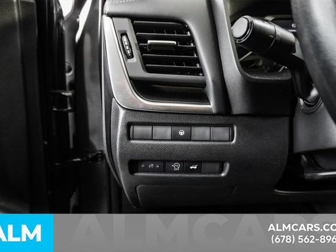 Used 2024 Nissan Rogue SV image 31