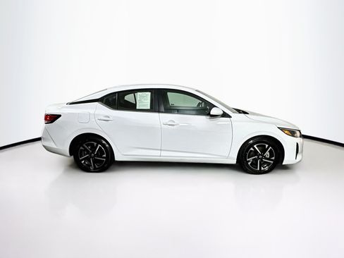 Used 2024 Nissan Sentra SV FWD image 10