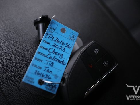 Used 2023 Chevrolet Colorado Trail Boss w/ Technology Package image 35