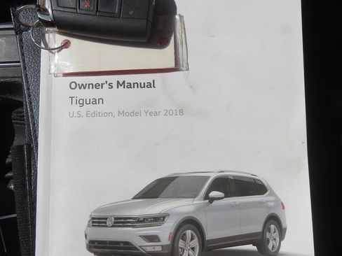 Used 2018 Volkswagen Tiguan SE FWD image 39