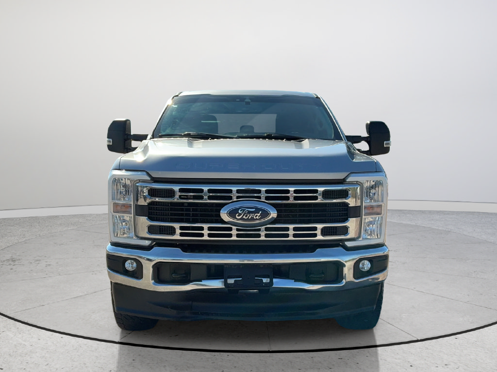 Used 2023 Ford F250 XLT w/ FX4 Off-Road Package AWD/4WD image 2