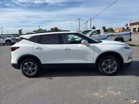 New 2026 Chevrolet Blazer LT w/ Convenience Package FWD image 6
