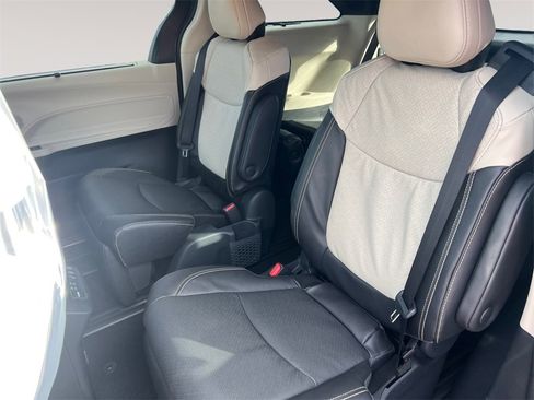 New 2026 Toyota Sienna Platinum image 13