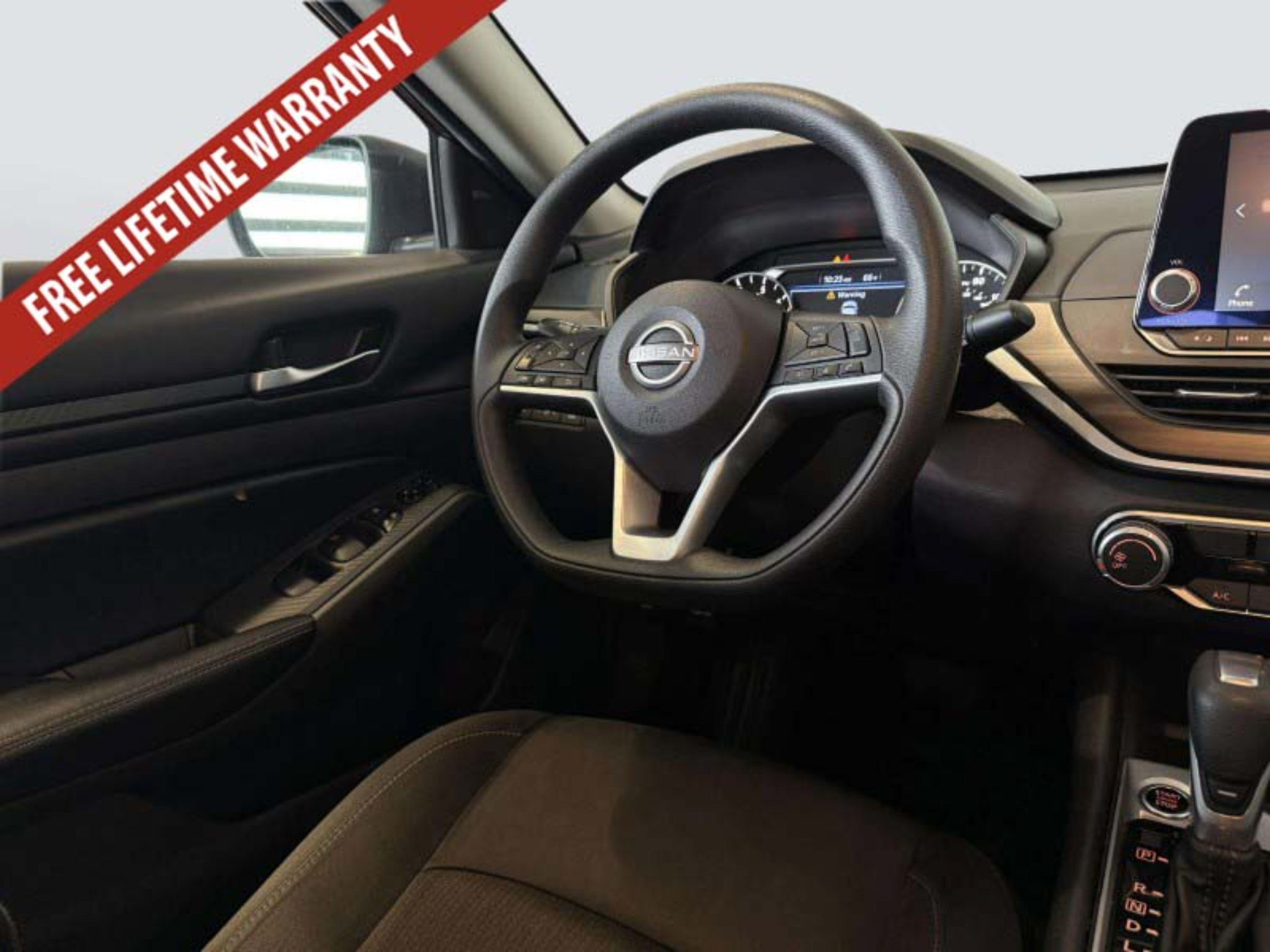 Used 2025 Nissan Altima 2.5 SV FWD image 22