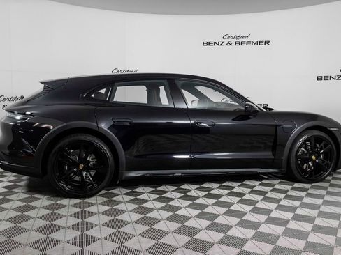 Used 2022 Porsche Taycan 4 Cross Turismo image 21