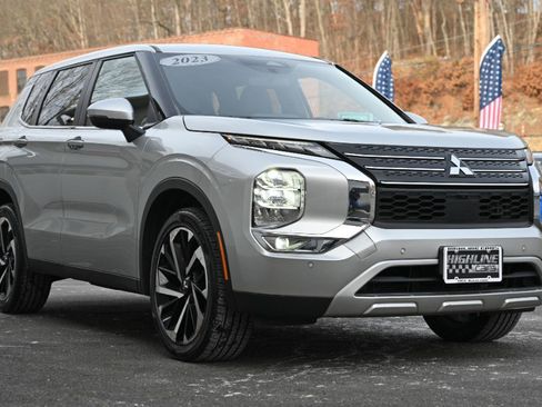 Used 2023 Mitsubishi Outlander SE image 8