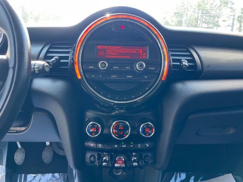 Used 2015 MINI Cooper 4-Door Hardtop FWD image 14