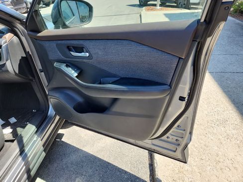 Used 2021 Nissan Rogue SV FWD image 22