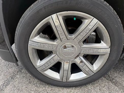 Used 2019 Cadillac Escalade Luxury AWD/4WD image 6
