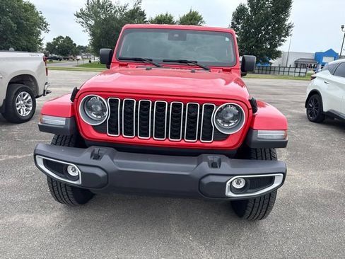 Used 2025 Jeep Wrangler Unlimited Sahara AWD/4WD image 4