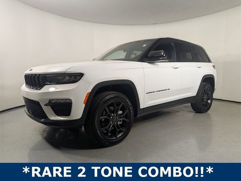 Used 2025 Jeep Grand Cherokee Limited image 3