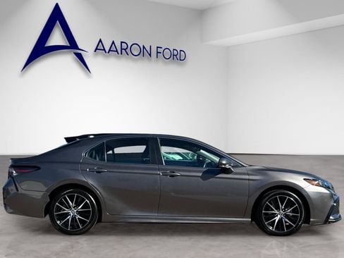 Used 2024 Toyota Camry SE image 6