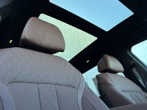 New 2026 BMW X7 M60i w/ Executive Package image 18