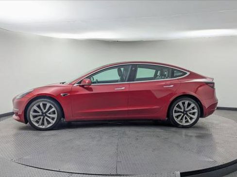 Used 2020 Tesla Model 3 Performance image 3