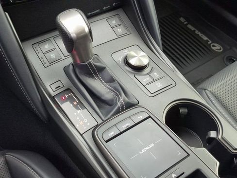 Used 2022 Lexus IS 350 F Sport image 12