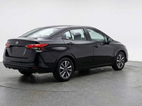 Used 2025 Nissan Versa SV FWD image 9