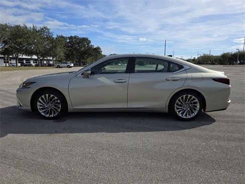 New 2025 Lexus ES 350 Ultra Luxury image 6