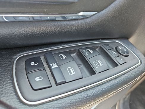 Used 2024 RAM 1500 Laramie RWD image 22