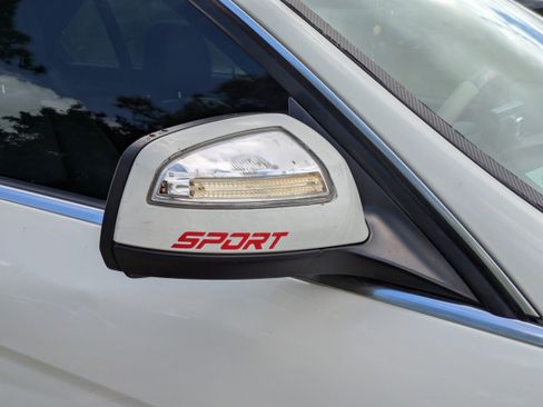 Used 2008 Mercedes-Benz C 300 Sedan image 11