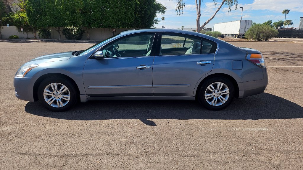 Used 2010 Nissan Altima 2.5 S w/ Convenience Plus Pkg FWD image 7