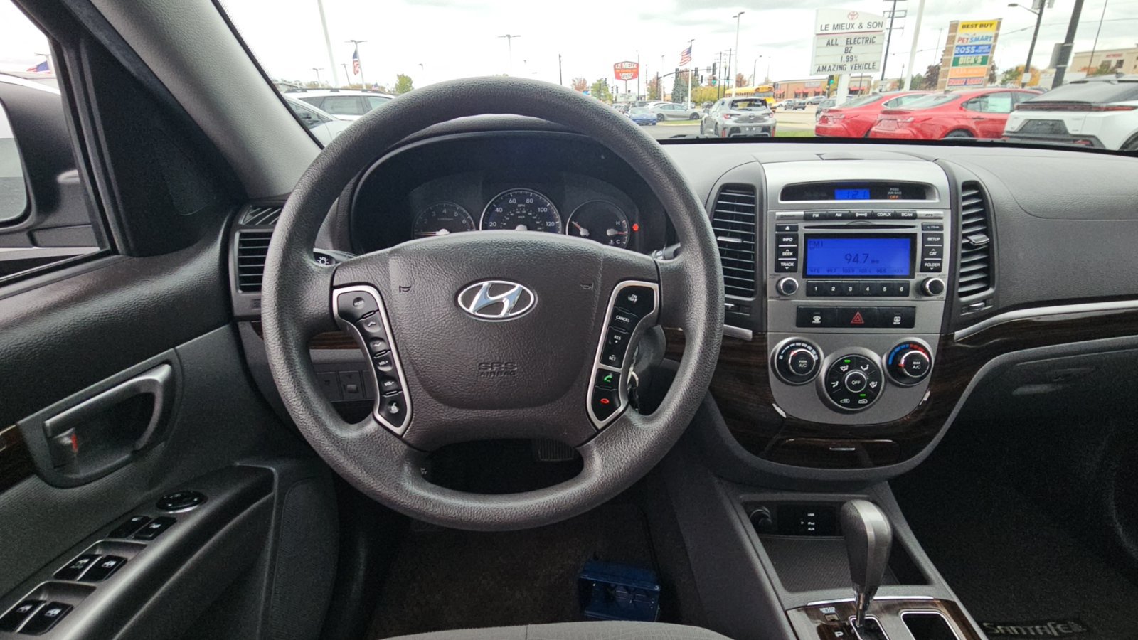 Used 2010 Hyundai Santa Fe GLS FWD image 10