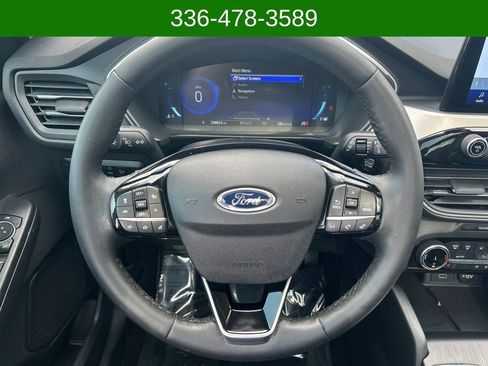 Used 2022 Ford Escape SEL w/ Technology Package FWD image 14