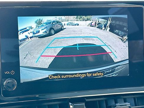 Used 2023 Toyota Corolla Cross L image 14