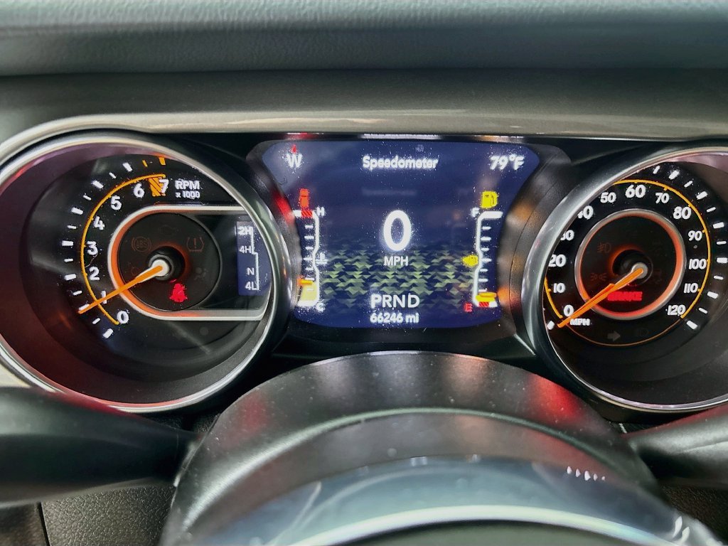 Used 2020 Jeep Wrangler Unlimited Sahara w/ LED Lighting Group AWD/4WD image 13
