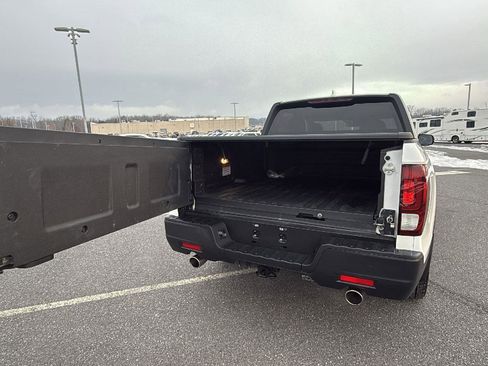 Used 2023 Honda Ridgeline Sport image 21