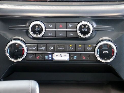 New 2025 Ford F150 Platinum w/ Equipment Group 702A High image 34