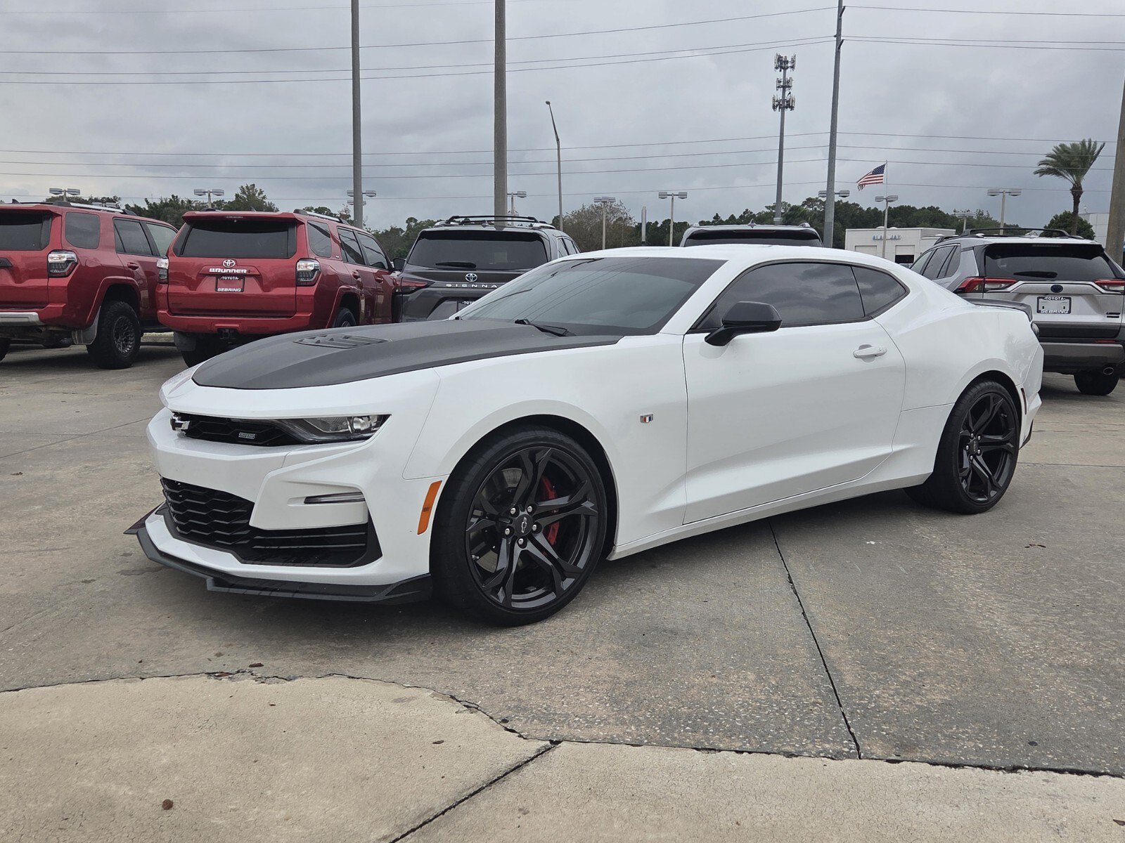 Used 2021 Chevrolet Camaro SS RWD image 3