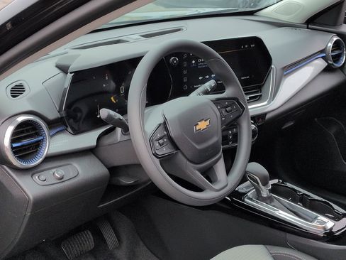 New 2026 Chevrolet Trax LT FWD image 10