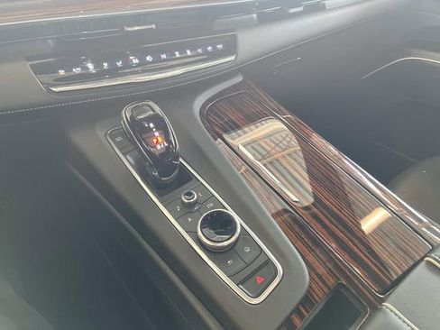 Used 2023 Cadillac Escalade ESV Premium Luxury image 21