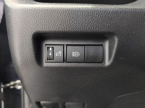 Used 2025 Toyota RAV4 XLE AWD/4WD image 10